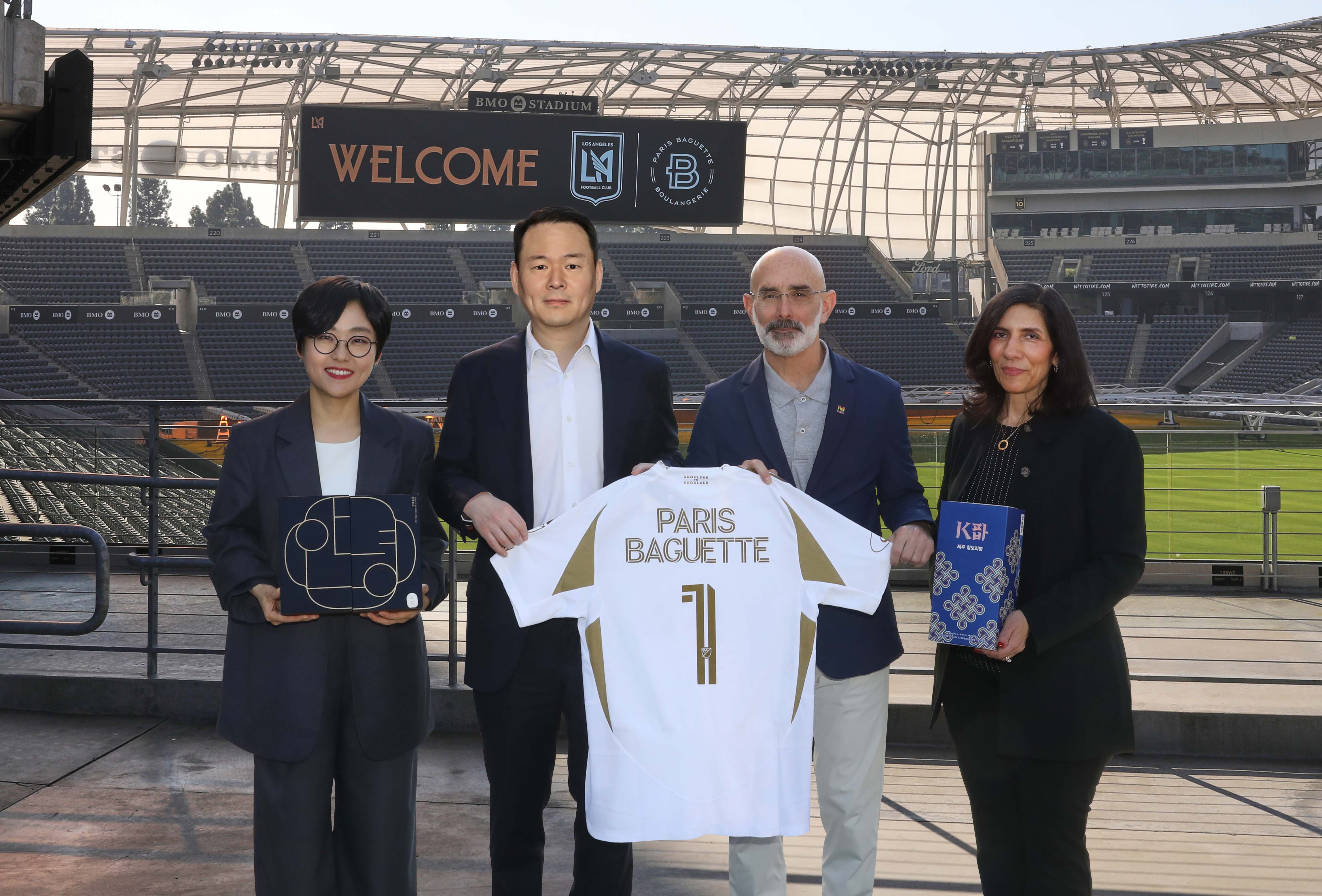 사진-파리바게뜨-美-‘LAFC’와-공식-파트너십-체결_3.jpg